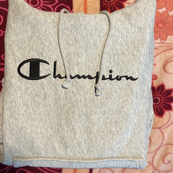 Champion Reverse Weave Hoodie Size Small Cozy & Durable - Picture 3 of 11